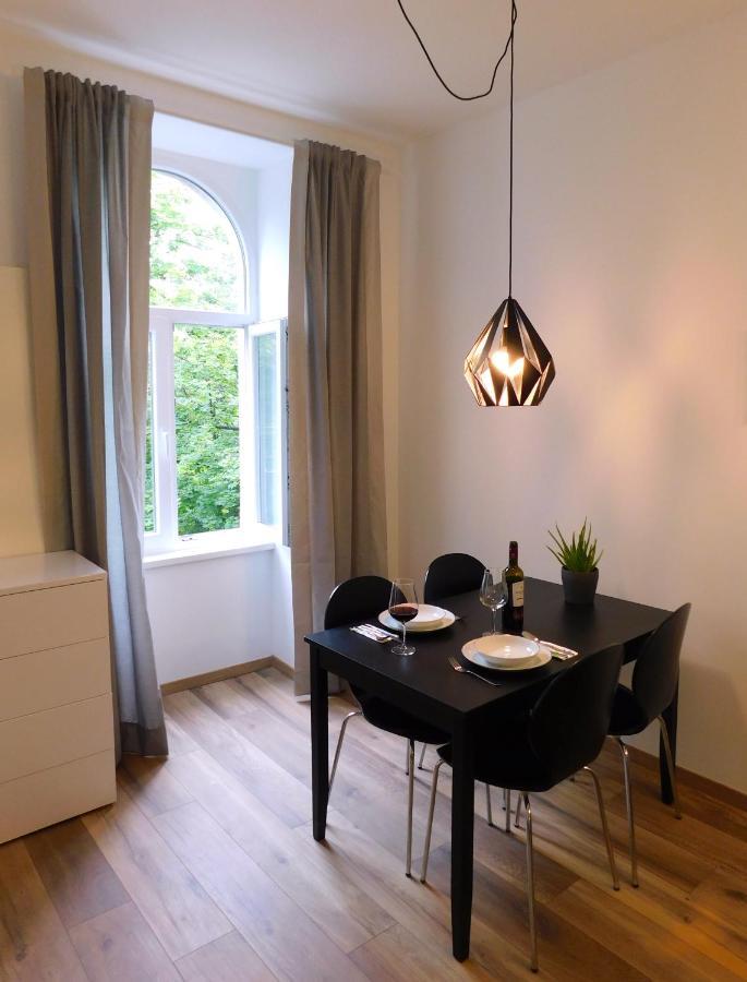 Max, Ruhige Sonnige Wohnung In Praternahe Vienna Esterno foto