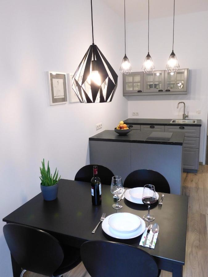 Max, Ruhige Sonnige Wohnung In Praternahe Vienna Esterno foto