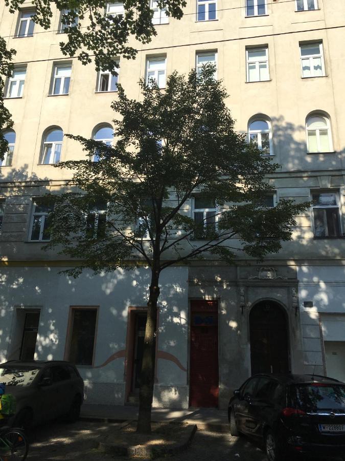 Max, Ruhige Sonnige Wohnung In Praternahe Vienna Esterno foto