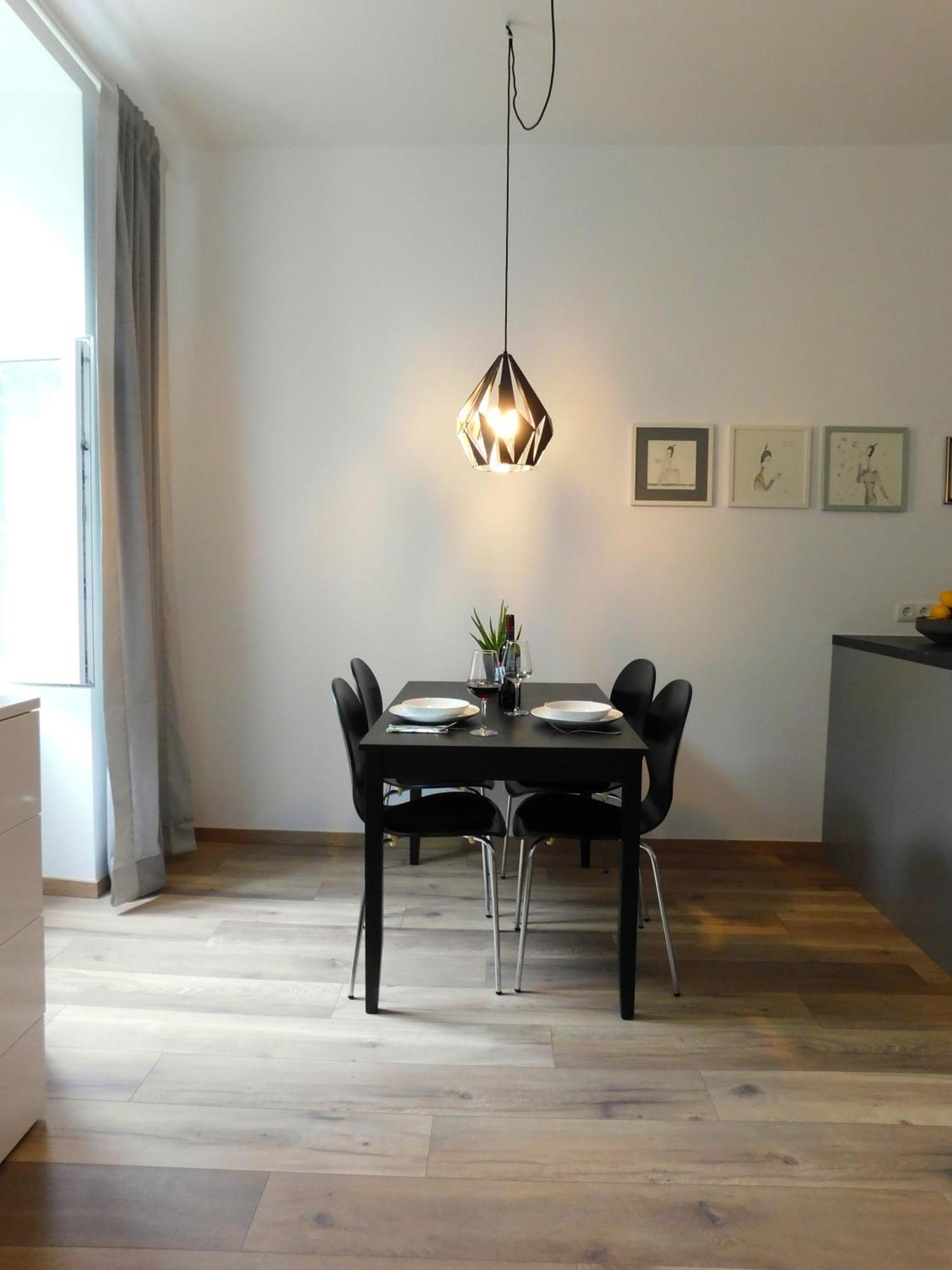 Max, Ruhige Sonnige Wohnung In Praternahe Vienna Esterno foto